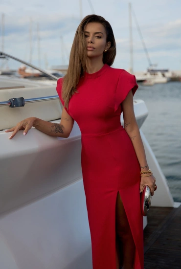 Marisol – rotes Midikleid mit Stehkragen und Puffärmeln