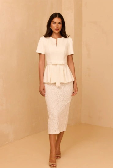 Lurdes – Set in Off-White: Bluse + Rock