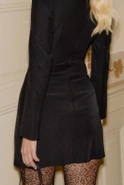 Telimena Black - a classic of black in miniature form