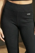 Saura - schwarze Leggings aus geripptem Stoff
