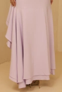 Verona - Elegantes langes fliederfarbenes Kleid mit asymmetrischem Po und herzförmigem Ausschnitt
