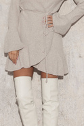 Lidia Grau - Mini in einem grauen Bouclé-Gewebe