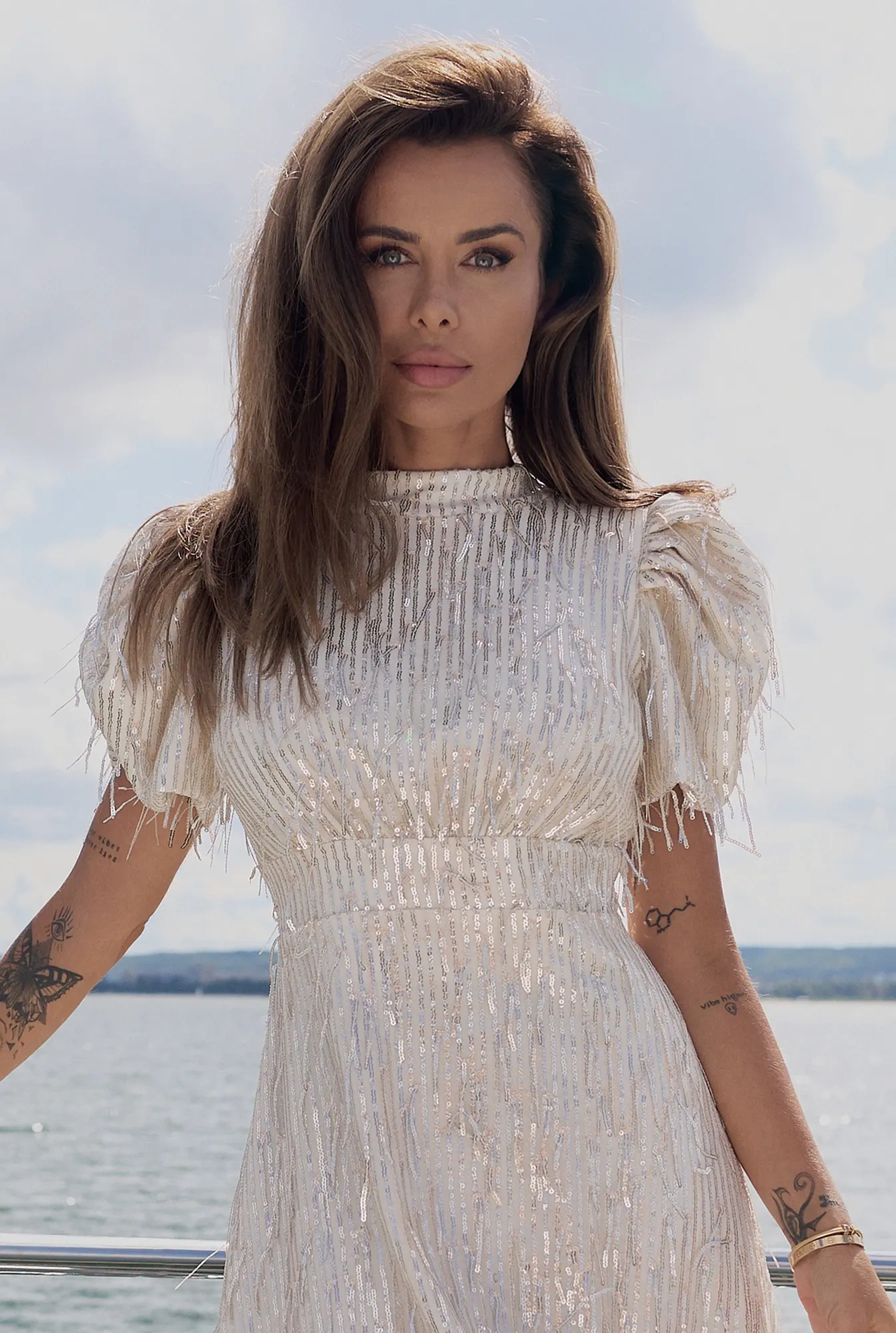 Sonrisa – minikleid in Ecru mit Pailletten