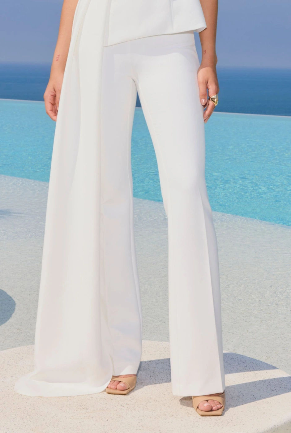 Puerto – off-white set: blouse + trousers