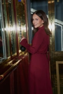 Coralie – bordeauxfarbenes Midikleid mit Schalkragen