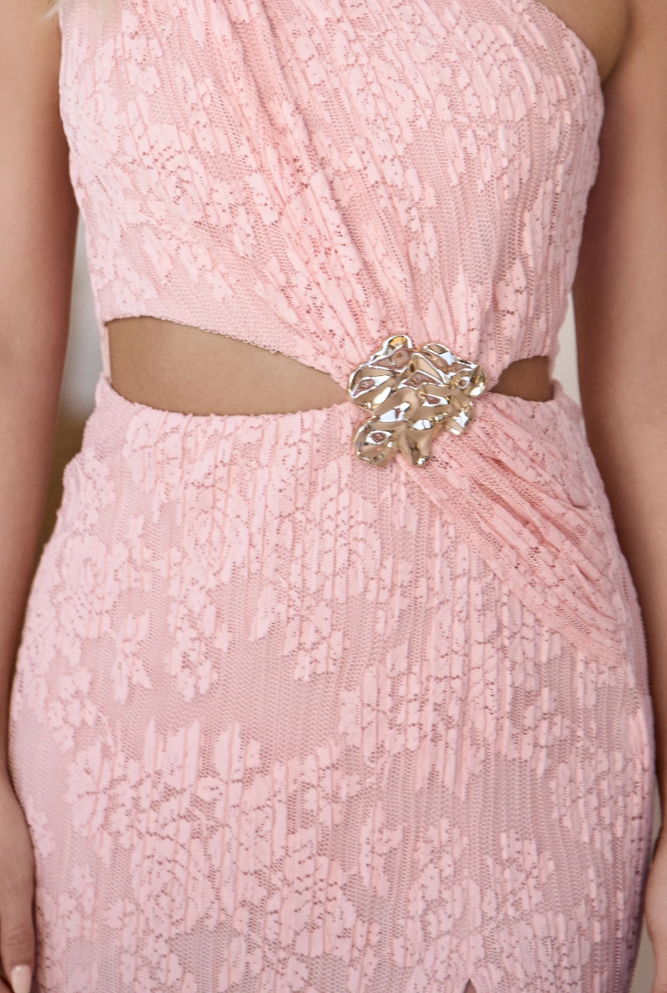 Sylviane – asymmetrisches Maxikleid in Lachsfarben
