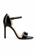 Zarina - Schwarz lackierte Stiletto-Sandale