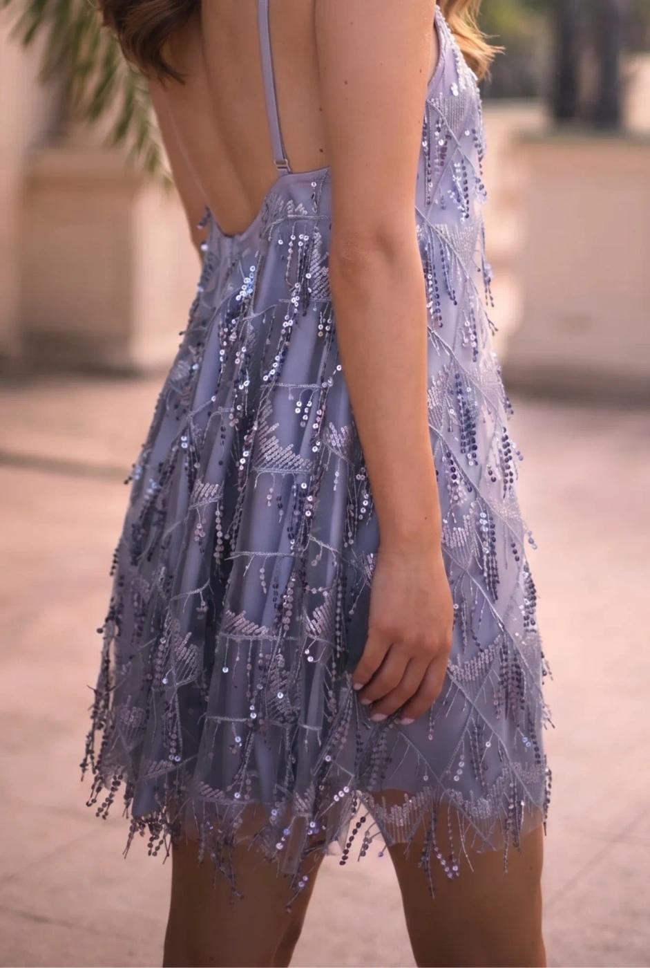 Dinah - graues Kleid mit hängenden Pailletten