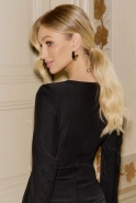 Telimena Black - a classic of black in miniature form