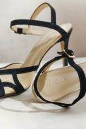 Giulia – schwarze Sandalen mit Mesh-Details