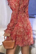Judith - ein zartes Kleid mit Rüschenkomposition