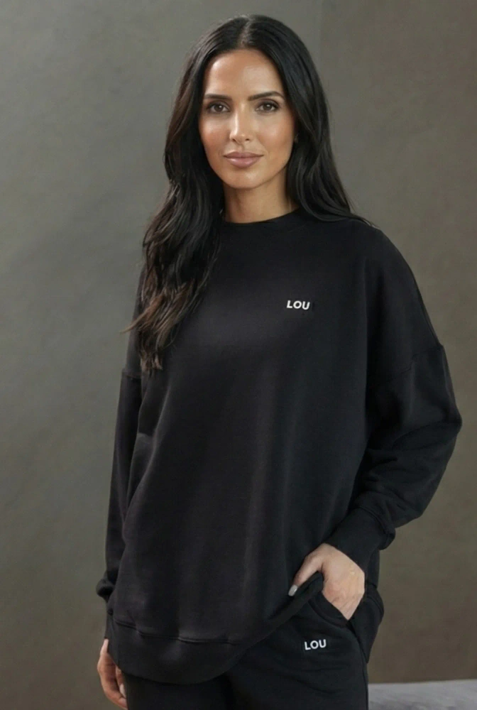 Saura Black - Leichte, bequeme schwarze Pullover mit Logo