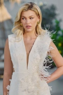 Tadashi – cremefarbenes Mini-Kleid mit Spitze und Federn