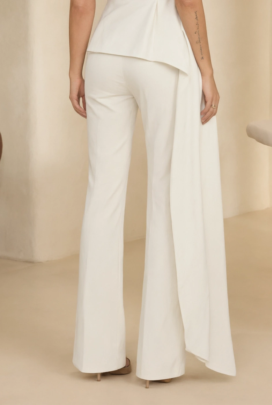 Puerto – elegant off-white trousers