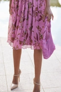 Lavinia - Midi dress in dirty pink with floral prints