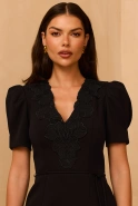 Caspera - Schwarzes Minikleid mit Blumenapplikation