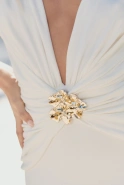 Jolina – drapiertes Maxikleid in Ecru