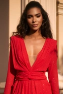 Kinzly - impressive dress in the color of intense red with glitter