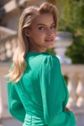 Clementine Green – Faltenästhetik im Minikleid