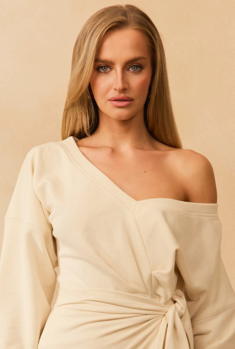 Sunira – cream mini sweatshirt dress