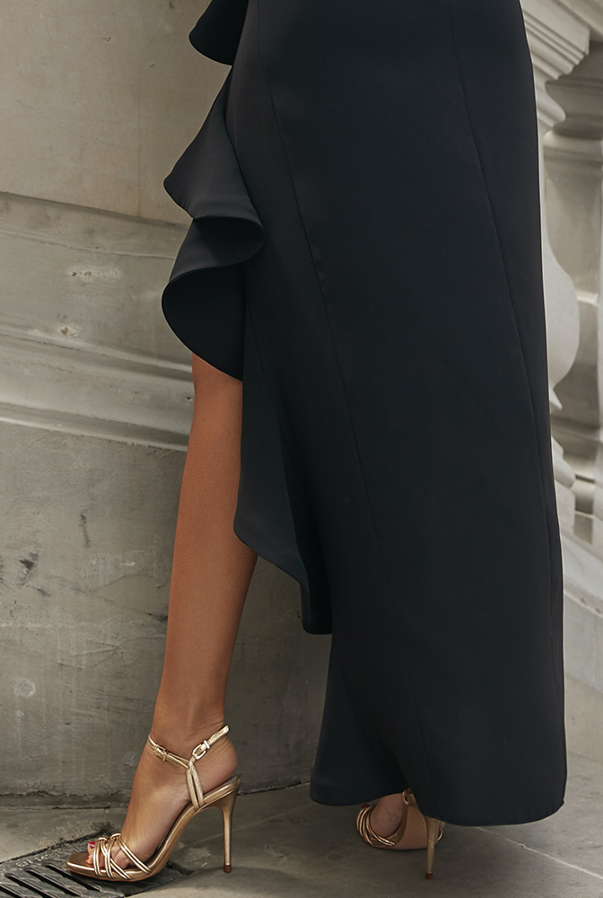 Fernanda Schwarz - Maxikleid im Schwarz mit einem Charakter