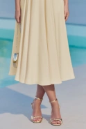 Lizbeth – ausgestelltes Midi-Kleid in Creme