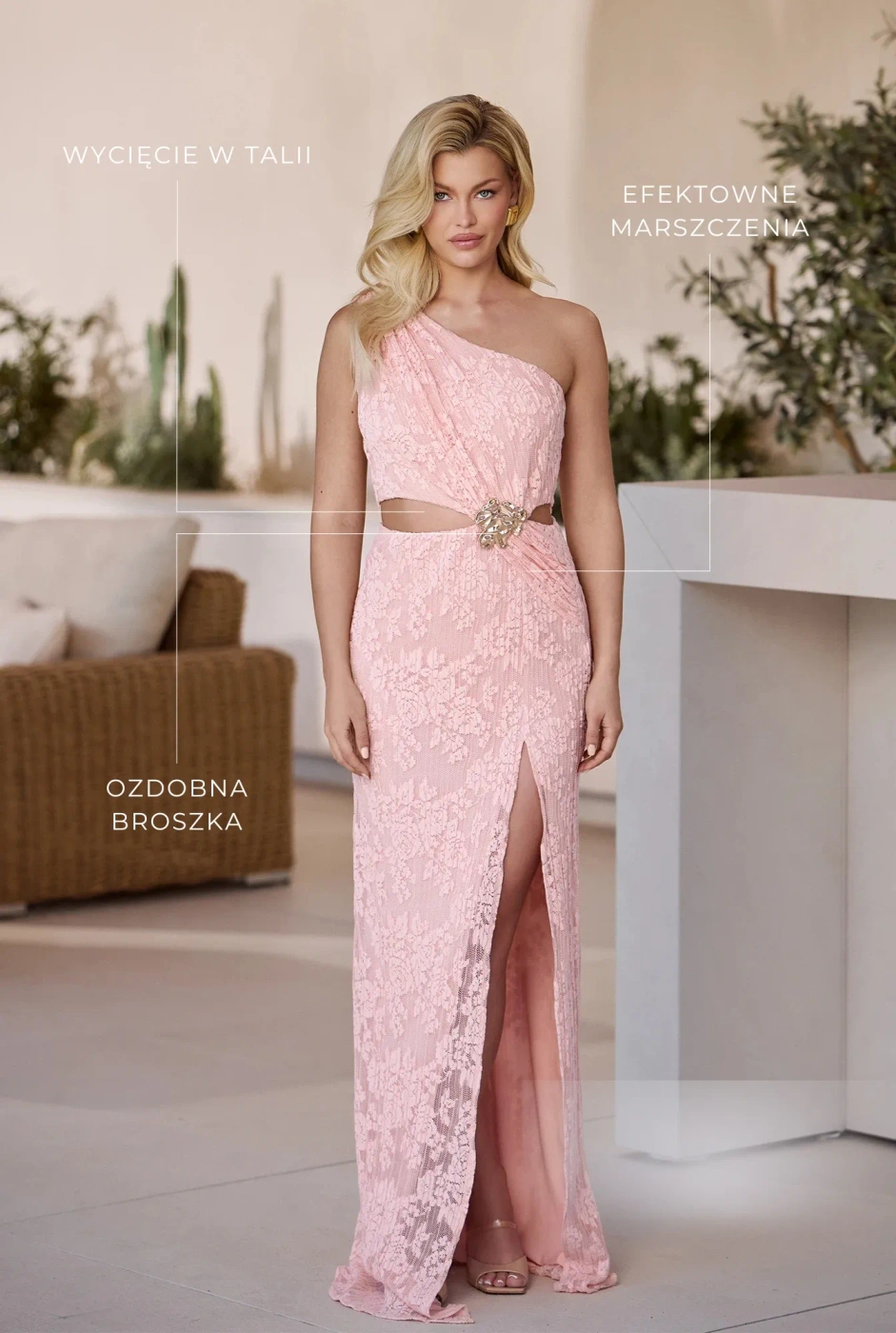 Sylviane – asymmetrisches Maxikleid in Lachsfarben
