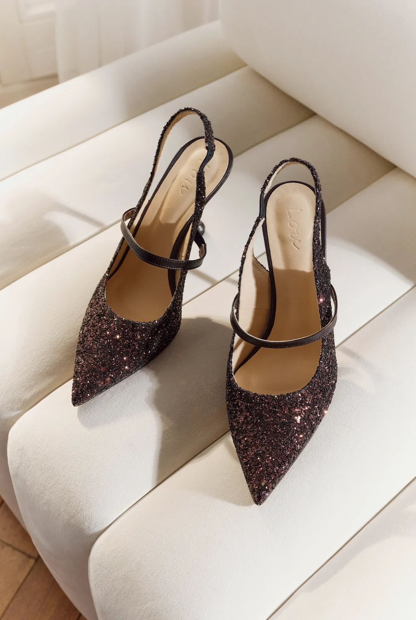 Marti – brown pumps with a glitter application