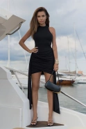 Gracjela – schwarzes Mini-Kleid mit Taillenbindung