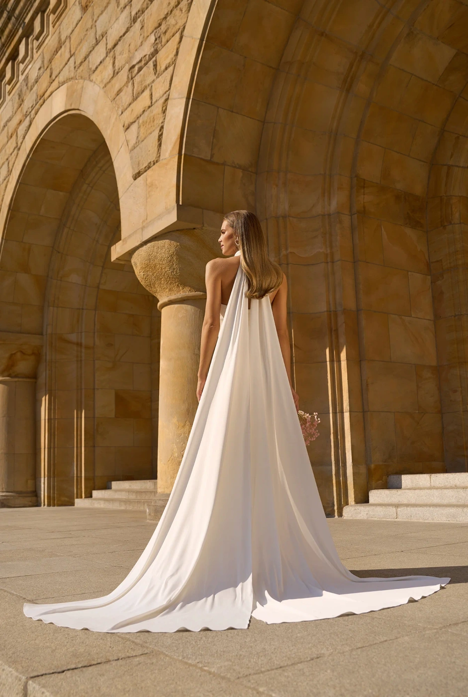 Nemezja - Maxikleid mit abnehmbarem Umschlagtuch
