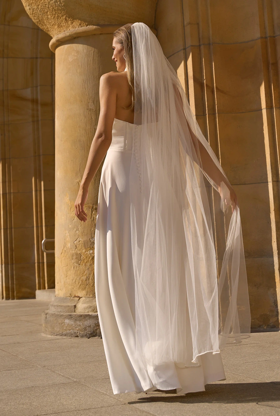 Nemezja - Maxikleid mit abnehmbarem Umschlagtuch