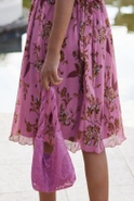 Lavinia - Midi dress in dirty pink with floral prints