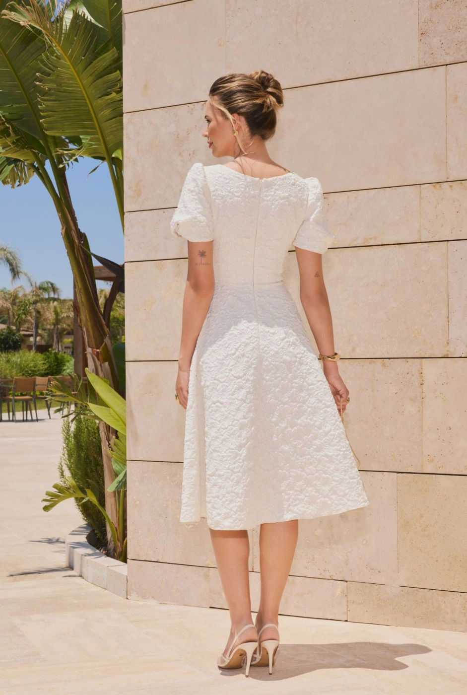 Rebeca – ausgestelltes Midikleid in Ecru
