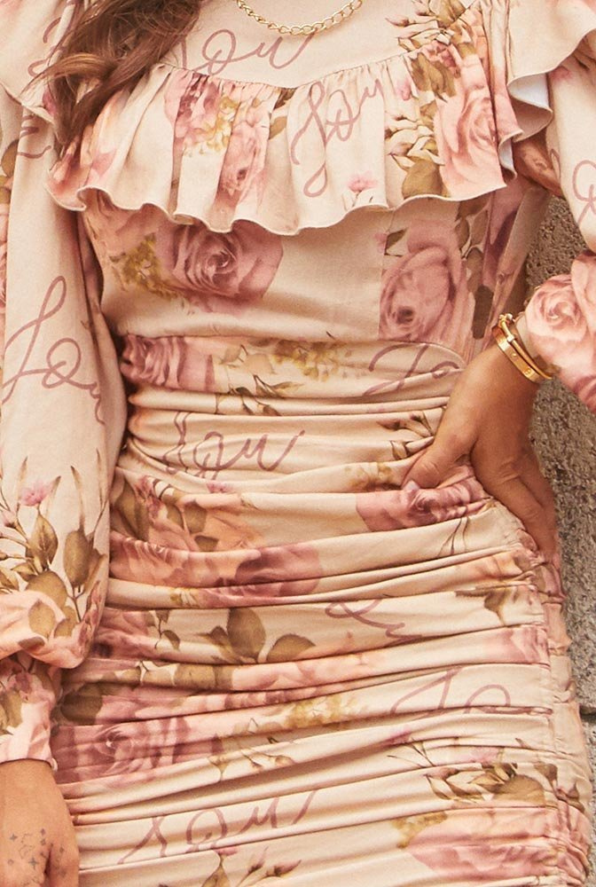 Nina - tailliertes Kleid in Pastelltönen