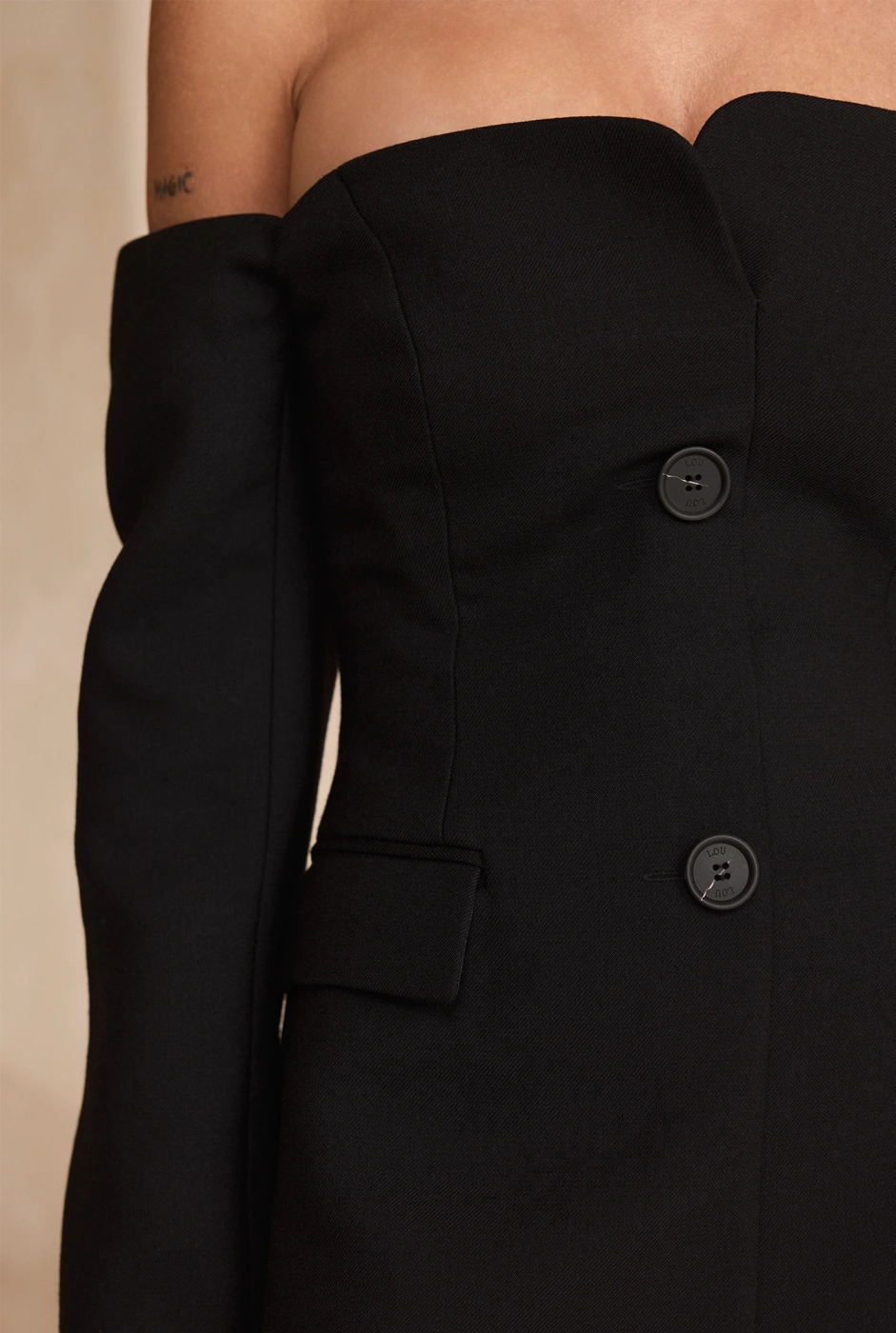 Marzia – schwarzes Blazerkleid mit Wollanteil