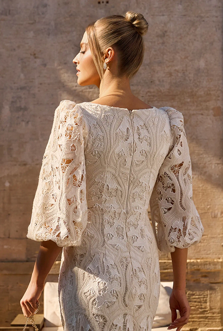 Manola - cremefarbenes durchbrochenes Midikleid aus Baumwolle