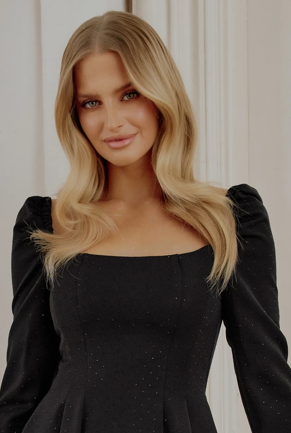 Panan - Schwarzes Minikleid mit Strasssteinen
