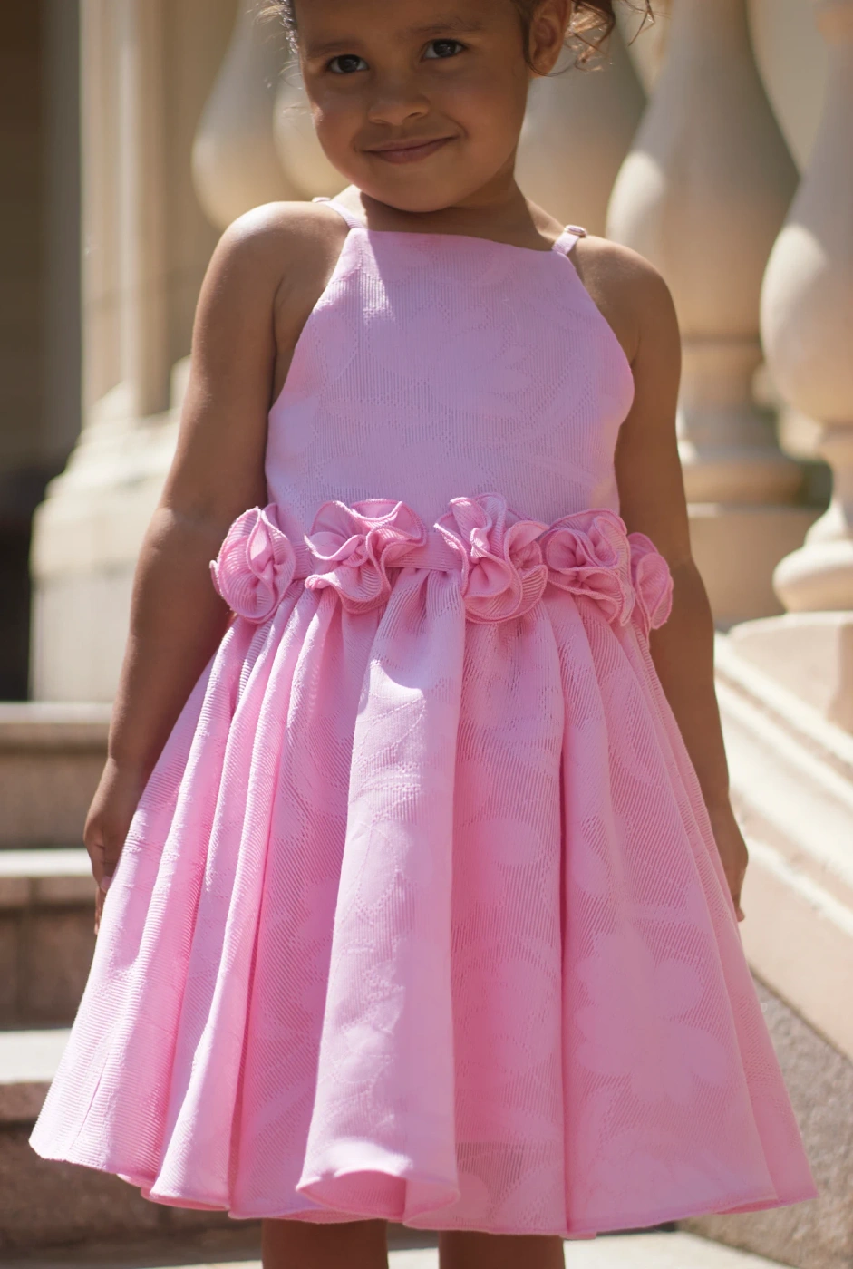 Dive - Babykleid in Rosatönen mit handgefertigten Blumen und verstellbaren Trägern + Haarband