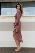 Hemera – braunes Midi-Kleid mit dekorativem Schlitz