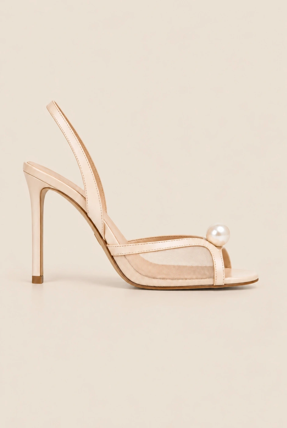 Lumiere – hellbeige Sandalen mit dekorativer Perle