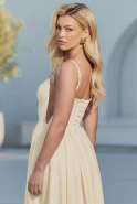 Lizbeth – ausgestelltes Midi-Kleid in Creme