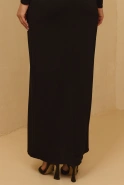 Ariana - Schwarzes Maxikleid mit verschnörkelter Schnalle, Schulterpolstern und Zirkonen