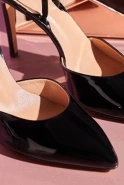 Real - comfortable calfskin pumps