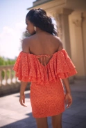 Sucre - Elegantes Minikleid aus Spitze in leuchtendem Orange