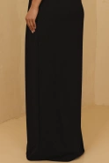 Kasjana – schwarzes Maxi mit zartem Silberfaden