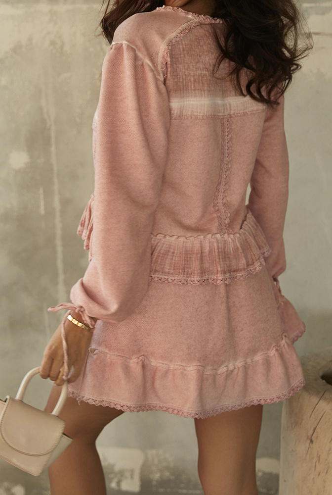 Mindy Trainingsanzug - ein zartes Set in einem rosa Farbton