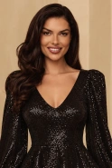 Anubi - a glittering creation in deep black