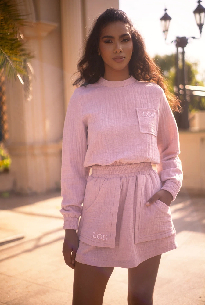 Kama - Rosa Trainingsanzug mit Minirock und Stickerei