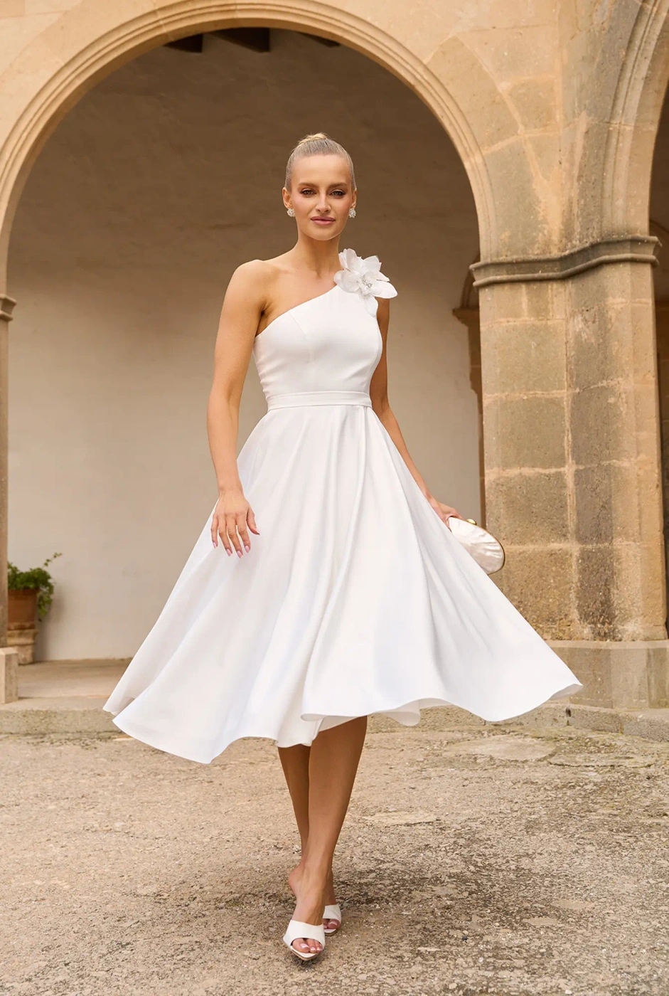 Glimer - asymmetrisches Brautkleid 