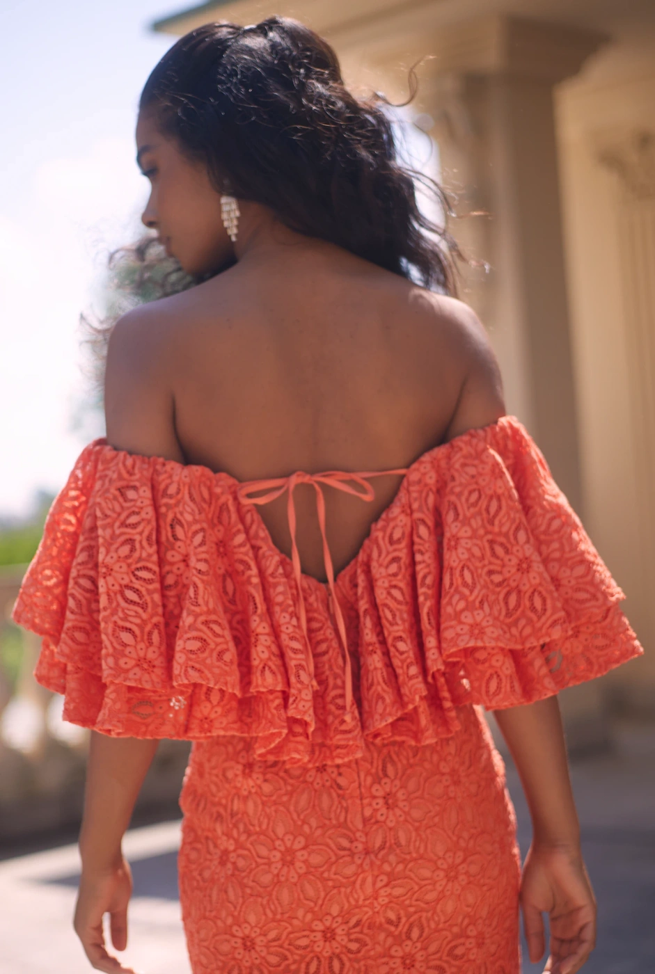 Sucre - Elegantes Minikleid aus Spitze in leuchtendem Orange